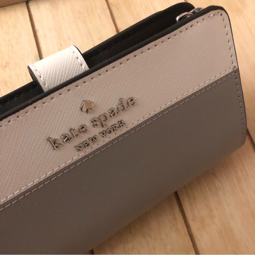 Kate Spade Wallet - Picture 2 of 5